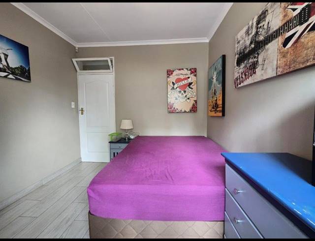 3 BEDROOM FREEHOLD FOR SALE IN BRACKENDOWNS